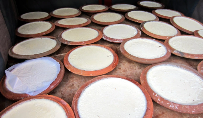Juju Dhau / King Curd